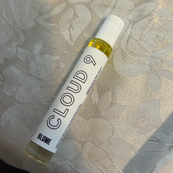Cloud 9 Oil (Ease PMS pain) 0.3 OZ / 8 ML - Picture 2 of 4